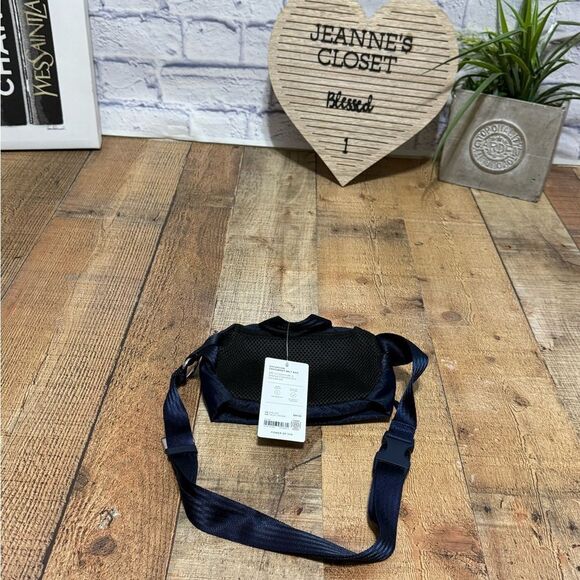 ATHLETA EXCURSION CROSSBODY BELT BAG NWT - Picture 5 of 8